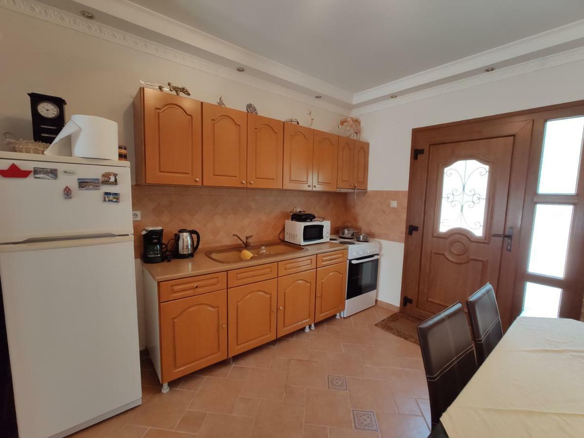 Elpida Apartment ลีเมนาส ภายนอก รูปภาพ